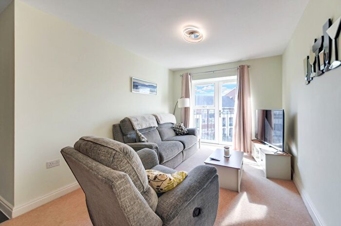 2 Bedroom Flat For Sale In Stilton Close, Aylesbury, HP19