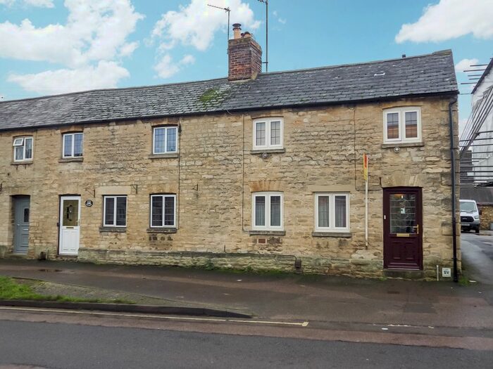 3 Bedroom Terraced House To Rent In Newland, Witney, Oxfordshire OX28