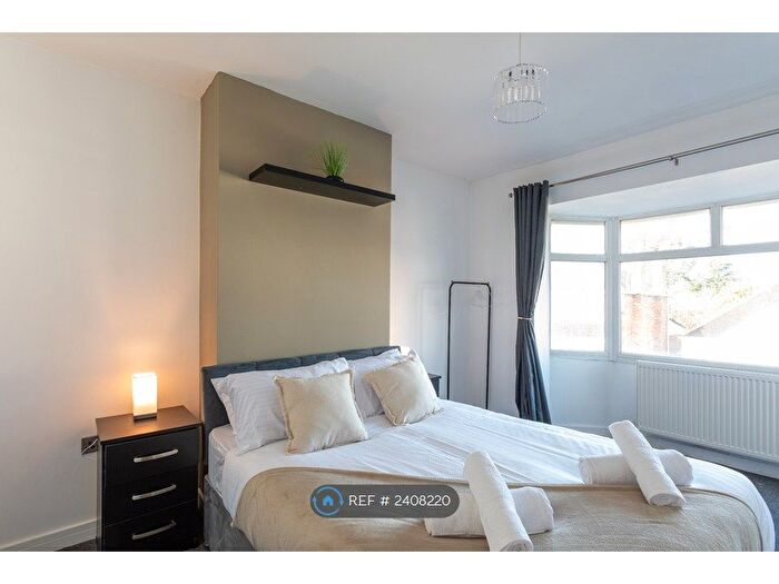 5 Bedroom Semi-Detached House To Rent In Birches Barn Avenue, Wolverhampton, WV3