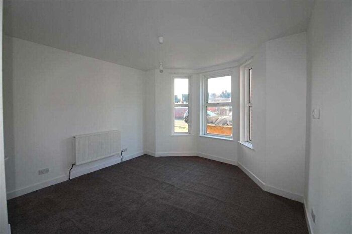 3 Bedroom Flat To Rent In Suffolk Avenue, Southampton, SO15