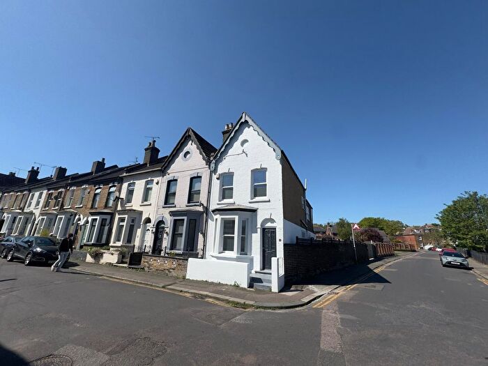 3 Bedroom Terraced House To Rent In Longley Road, Rochester, ME1