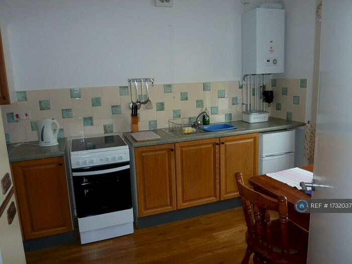 1 Bedroom Flat To Rent In West Road, Bournemouth, BH5
