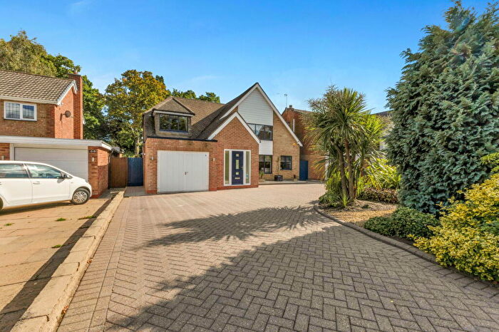 4 Bedroom Detached House For Sale In **Chain Free** Woodlea Drive, Solihull, B91