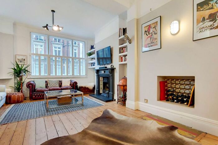2 Bedroom Flat To Rent In Lower Richmond Road, West Putney, London, SW15