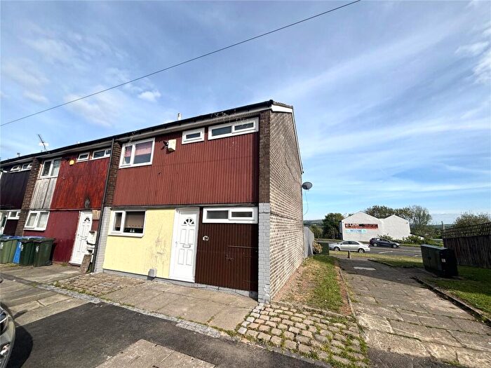3 Bedroom End Of Terrace House To Rent In Wesley Close, Rochdale, Greater Manchester, OL12