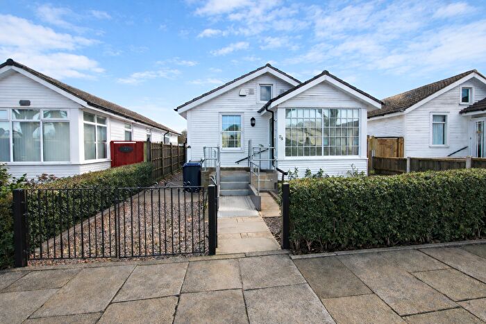 2 Bedroom Bungalow For Sale In Hawkesley Drive, Birmingham, B31