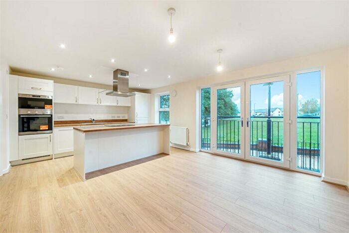 2 Bedroom Apartment To Rent In Sandpiper Drive, Lakeside, Doncaster, DN4