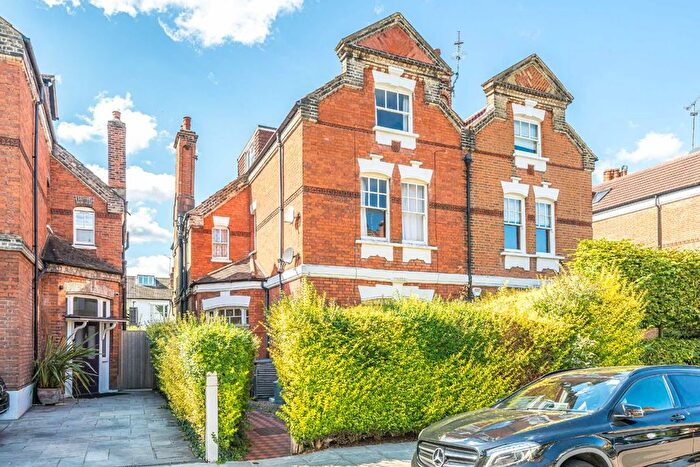 Studio To Rent In Sheen Park, Richmond, TW9