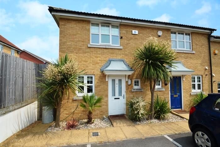 2 Bedroom End Of Terrace House To Rent In Aspen Grove, Pinner, Middlesex, HA5