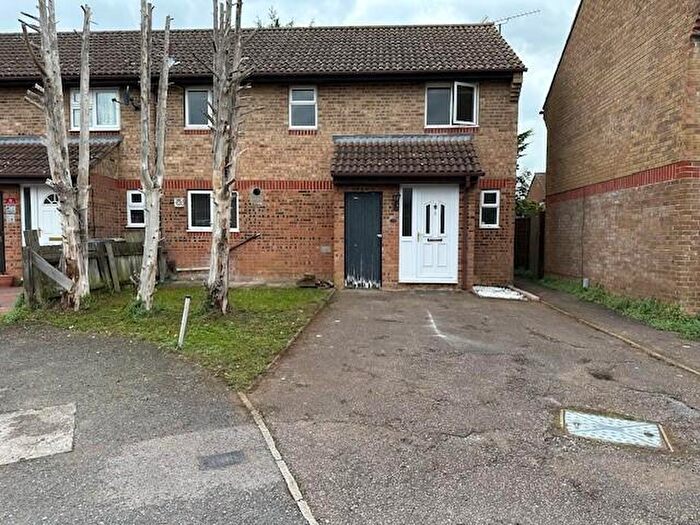 3 Bedroom House To Rent In Runham Close, Luton, LU4