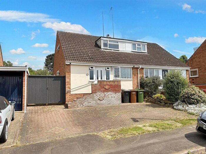 3 Bedroom Semi-Detached Bungalow For Sale In Monks Road, Wollaston, Wellingborough, NN29