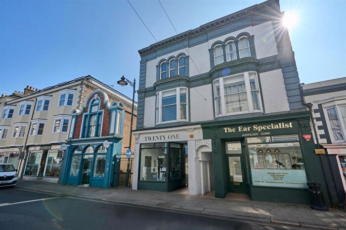 3 Bedroom Apartment For Sale In Cross Street, Ryde, PO33