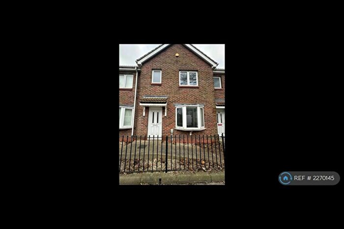 3 Bedroom Terraced House To Rent In Southcoates Lane, Hull, HU9