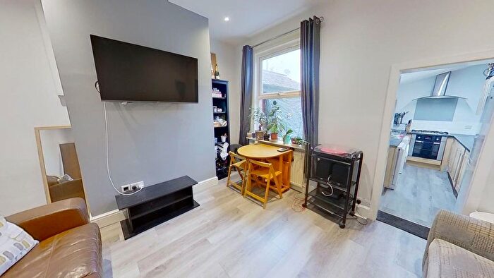 3 Bedroom Terraced House To Rent In Broomfield Terrace, Headingley, Leeds, West Yorkshire, LS6