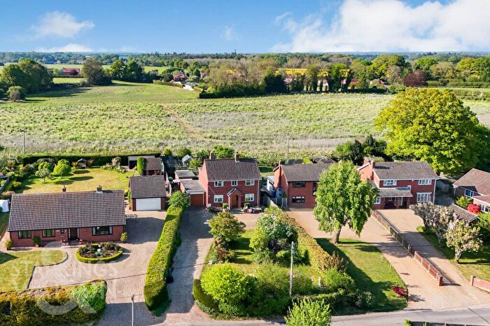 3 Bedroom Detached House For Sale In Crowes Loke, Little Plumstead, Norwich, NR13