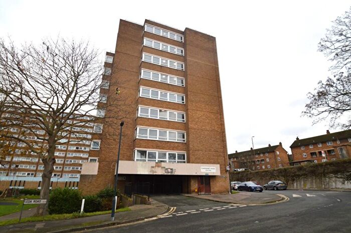 2 Bedroom Apartment For Sale In Leda Road, London, SE18