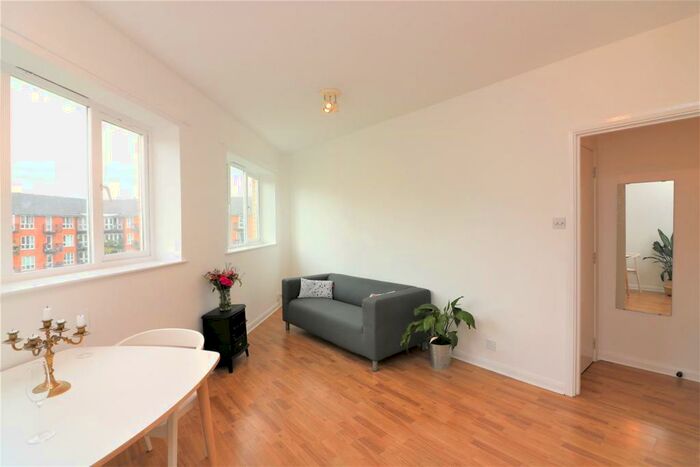 1 Bedroom Apartment To Rent In Aberdale Court, Garter Way, SE16