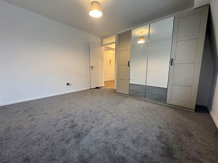 2 Bedroom Flat To Rent In Anstey Lodge, Wellington Road, EN1