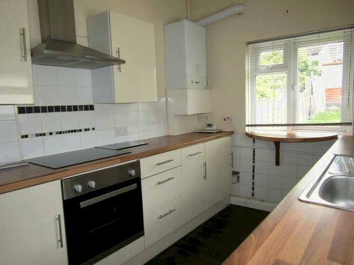 1 Bedroom Flat To Rent In Dale Street, Chatham, ME4
