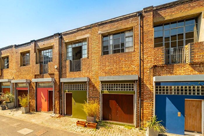 4 Bedroom Property For Sale In Blenheim Gardens, Brixton, SW2