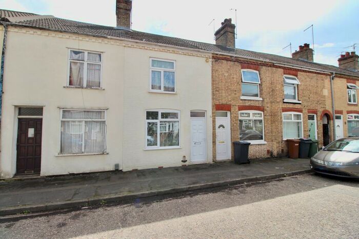 3 Bedroom Terraced House To Rent In Silver Street, Woodston, Peterborough, PE2