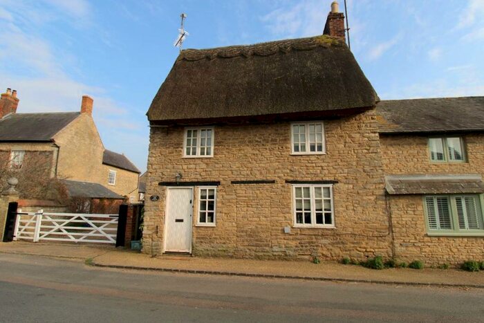 3 Bedroom Cottage For Sale In High Street, Weston Underwood, MK46