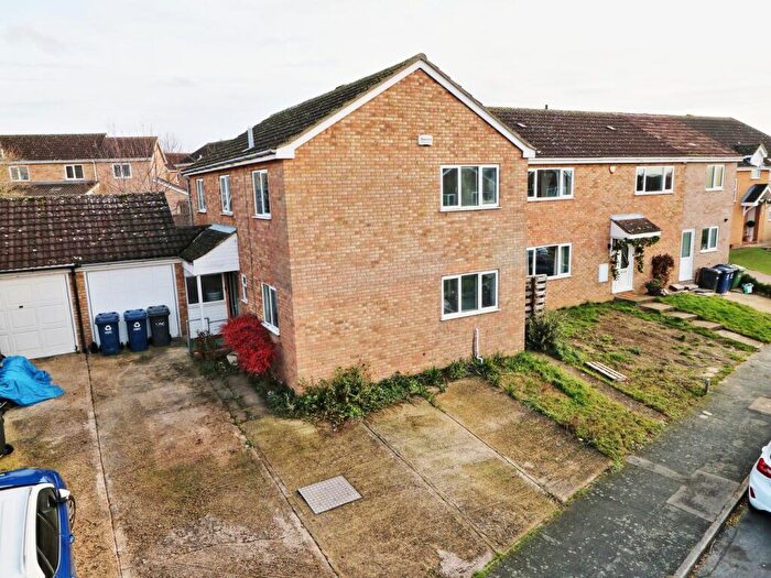 4 Bedroom Detached House For Sale In Rectory Close, Great Paxton, St Neots, PE19
