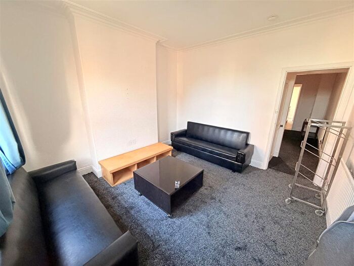 3 Bedroom Terraced House To Rent In Grundy Street, Nottingham, NG7