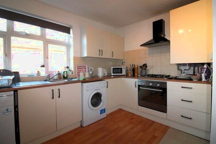 2 Bedroom Property To Rent In Loughborough Road, Nottingham, Nottinghamshire, NG2