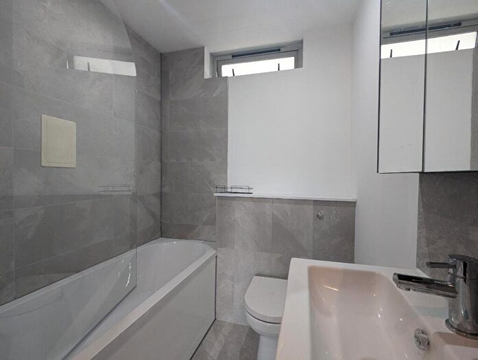3 Bedroom Apartment To Rent In Gerry Raffles Square, London, E15