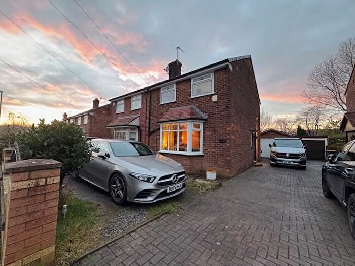 Property For Sale In Cosgrove Crescent, Failsworth, M35