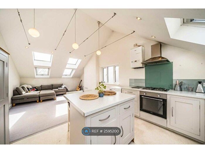 2 Bedroom Flat To Rent In Babington Road, London, SW16