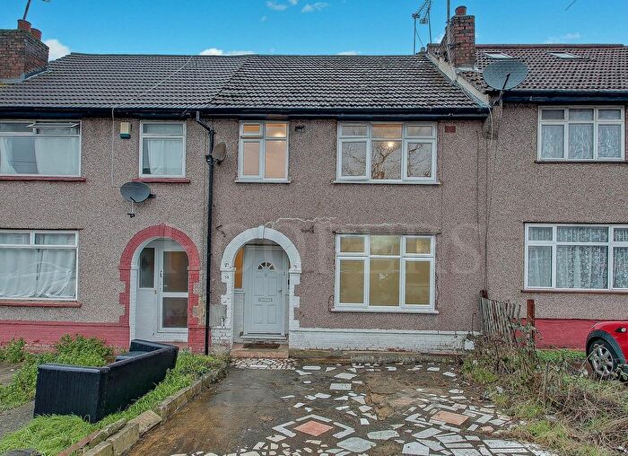 3 Bedroom Terraced House For Sale In Warren Road, London, NW2