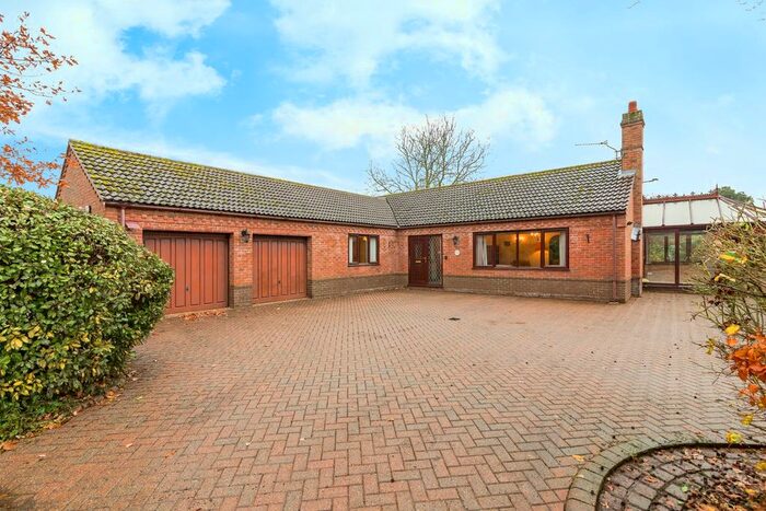3 Bedroom Bungalow For Sale In Boundary Lane, North Cove, Beccles, Suffolk, NR34