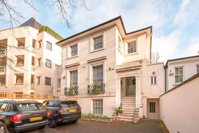 3 Bedroom Flat To Rent In Wellington Road, St John's Wood, London, NW8