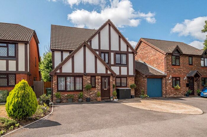 4 Bedroom Detached House For Sale In Hemmyng Corner, Warfield, Bracknell, RG42