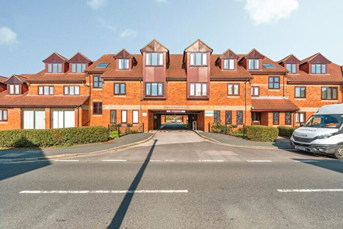 1 Bedroom Flat For Sale In Water Lane, Totton, Southampton, Hampshire, SO40