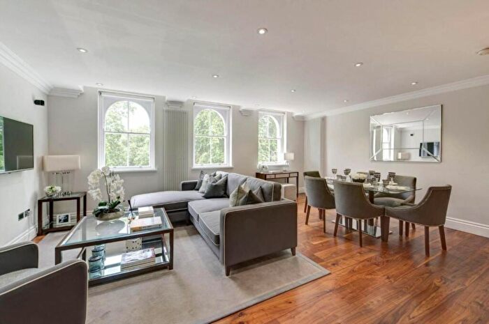 2 Bedroom Flat To Rent In Kensington Gardens Square, Hyde Park, W2