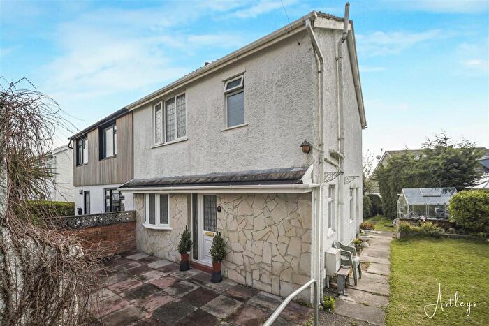 3 Bedroom Semi-Detached House For Sale In Riversdale Road, West Cross, Swansea, SA3