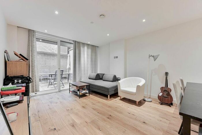 1 Bedroom Flat To Rent In Elizabeth Court, Westminster, London, SW1P