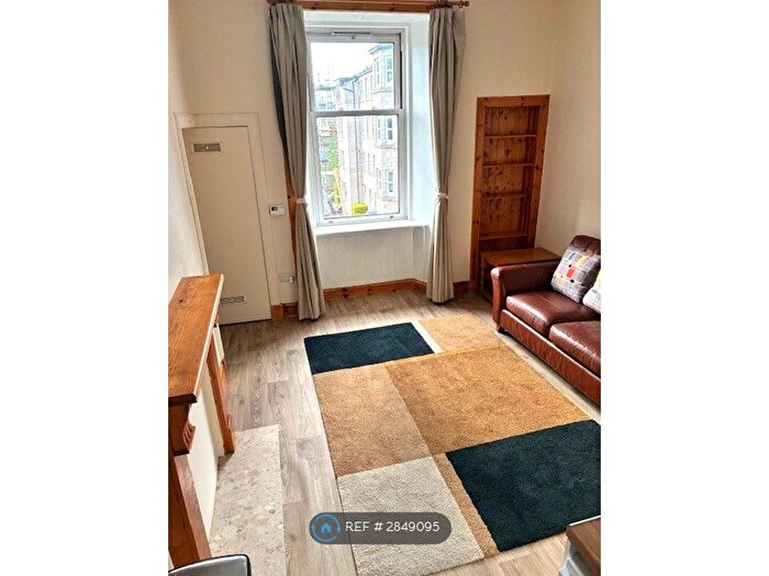 1 Bedroom Flat To Rent In Millar Place, Edinburgh, EH10