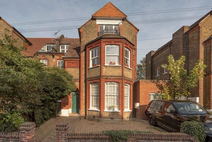 1 Bedroom Flat To Rent In Kirkstall Road, London, SW2