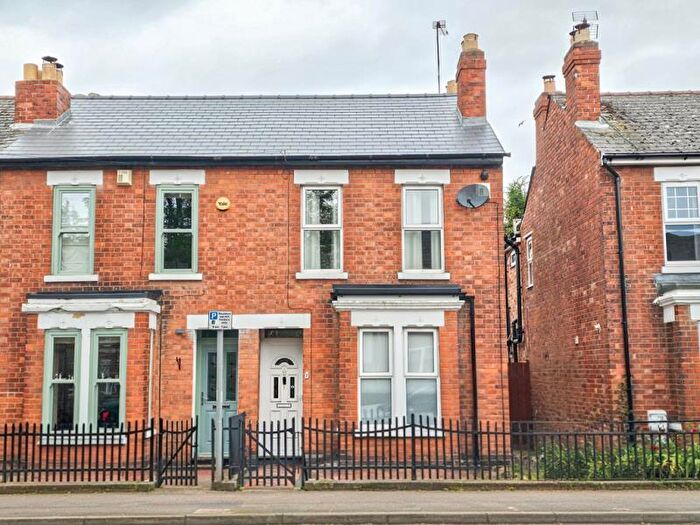 3 Bedroom End Of Terrace House To Rent In Deans Walk, Kingsholm, GL1