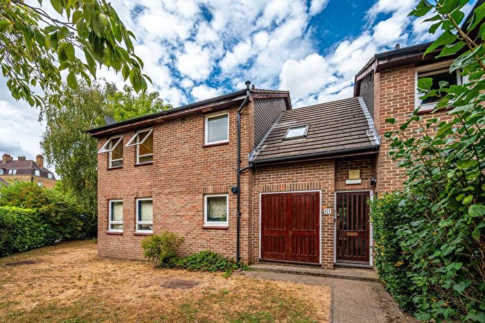 Studio For Sale In Westcott Road, Kennington, London, SE17