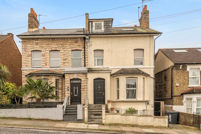 1 Bedroom Flat To Rent In Thornford Road London, SE13
