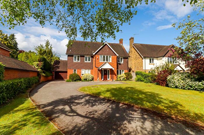 4 Bedroom Detached House For Sale In Woodside Road, Beaconsfield, Buckinghamshire, HP9