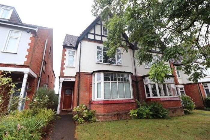1 Bedroom Flat To Rent In High Street, Brentwood, CM14