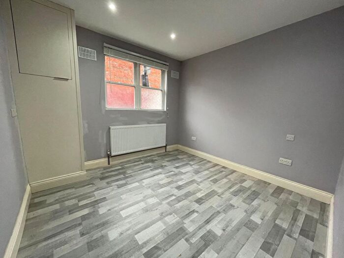 1 Bedroom Flat To Rent In Flat D, Harrow Road, Kensal Green, NW10