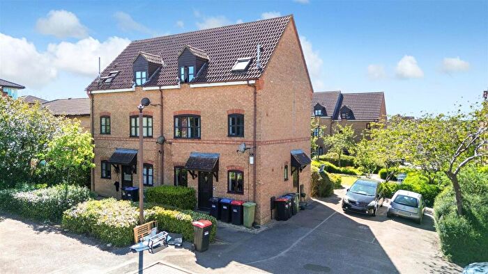 3 Bedroom Duplex For Sale In Grace Avenue, Oldbrook, Milton Keynes, MK6