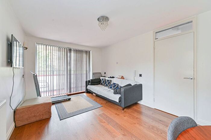 1 Bedroom Flat To Rent In Tom Smith Close, Greenwich, London, SE10